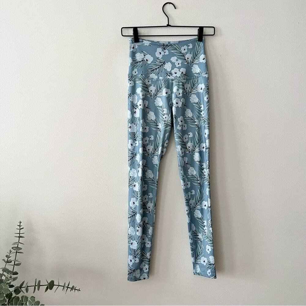 Beyond Yoga Lux Blue Floral High Waist Midi Leggings